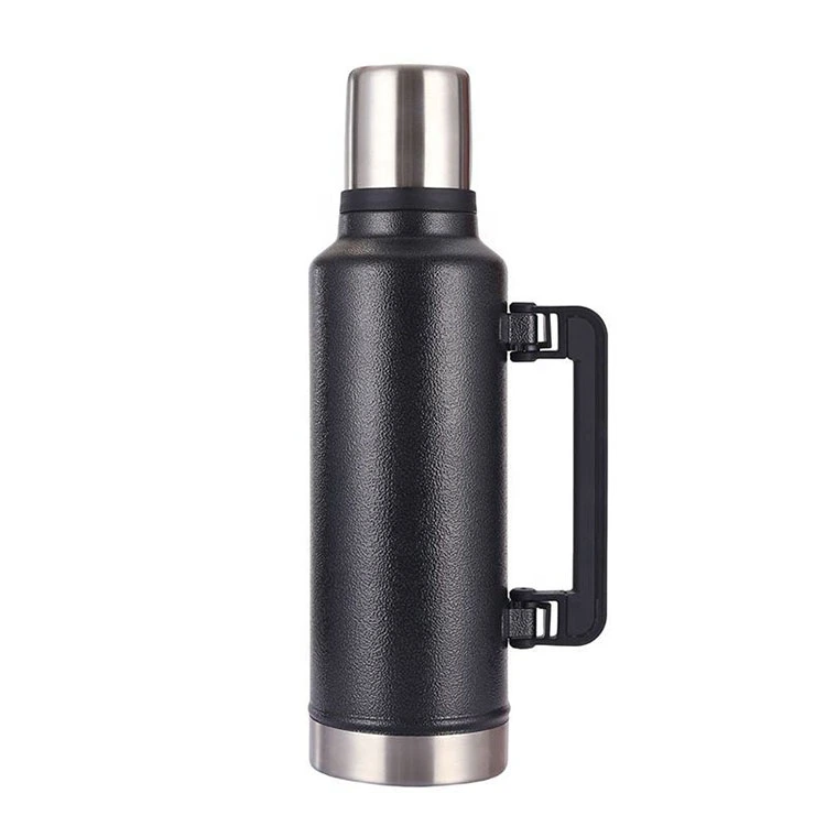 Aqua utrem cum ansam